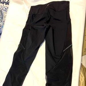 Rare sighting! Black lululemon leggings, like new!